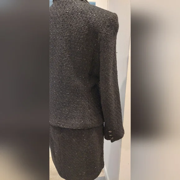 Chic Black Women's Skirt Set - Picture 7 of 12